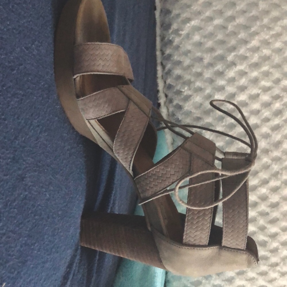 Paul Green size 10 Strappy Sandals